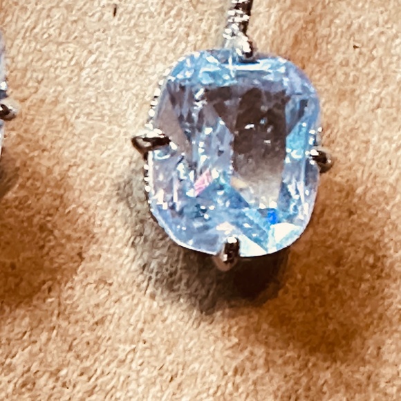 Silver Tone Earrings w/Oval Lab Created Pale Blue Stones NWOT - Picture 10 of 13